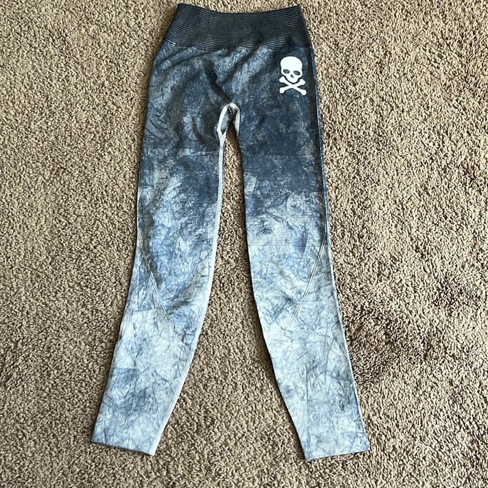 SoulCycle Lululemon RARE Halloween leggings new with tags size 4